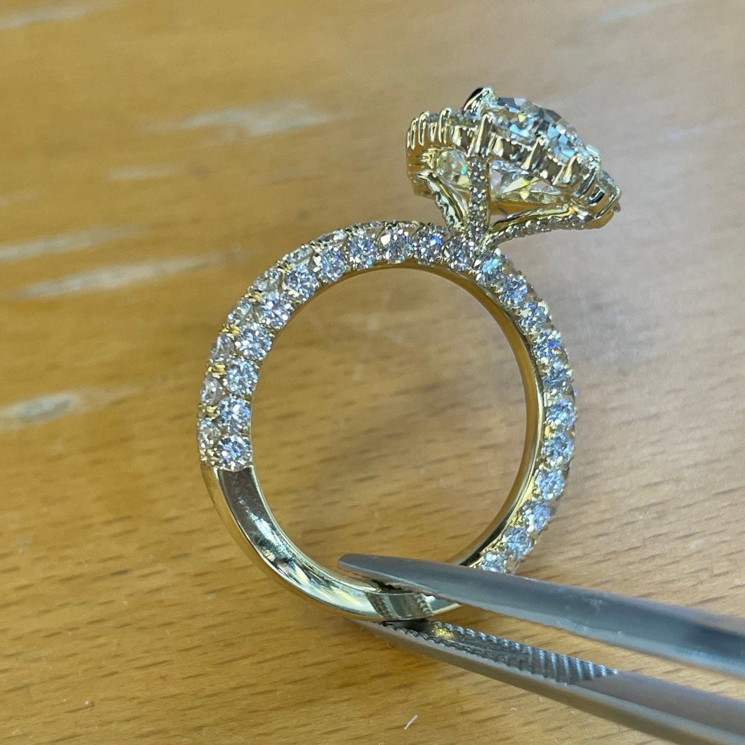 14K Gold Lab Grown Diamond CVD 2.5CT Radiant-Cut Anniversary Ring For Daily Wear