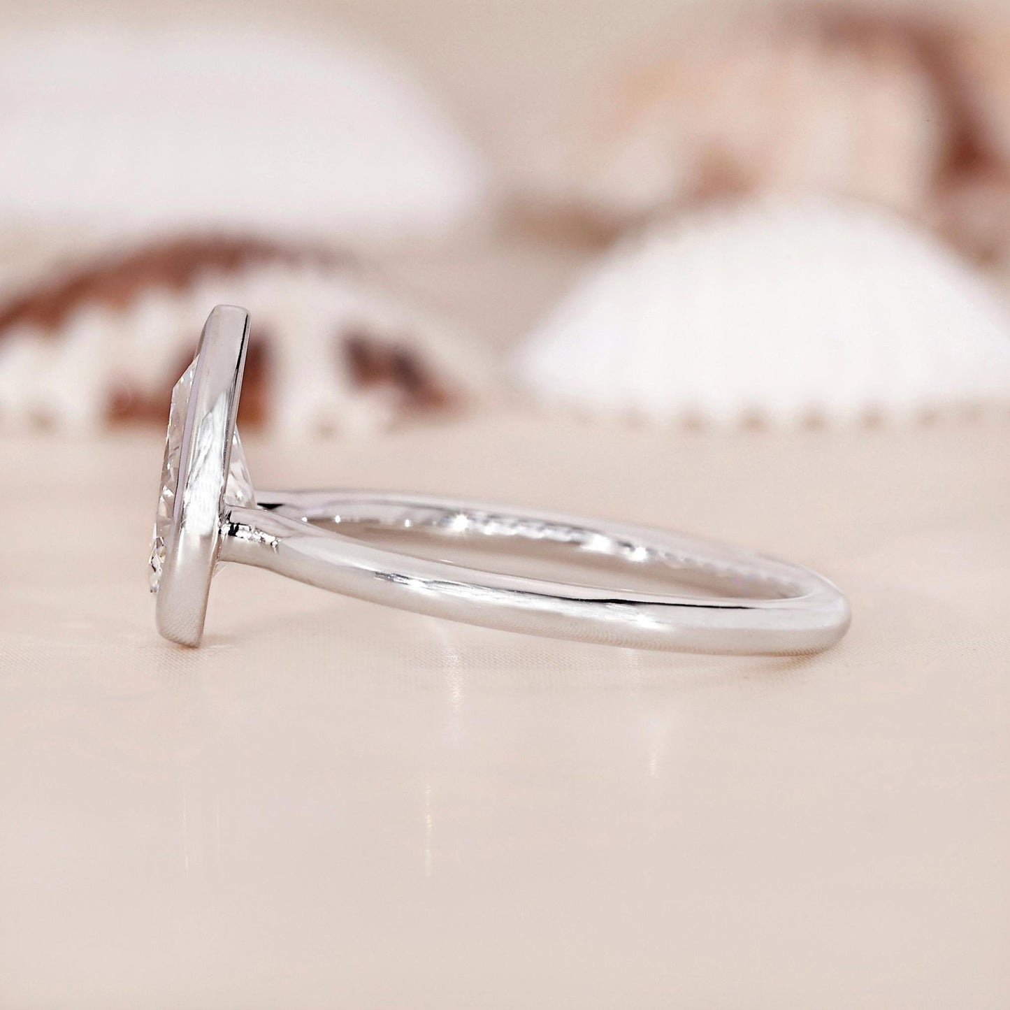 10K Gold Lab Grown Diamond CVD 1CT Pear-Cut Bezel Setting Simple and Stylish Promise Ring