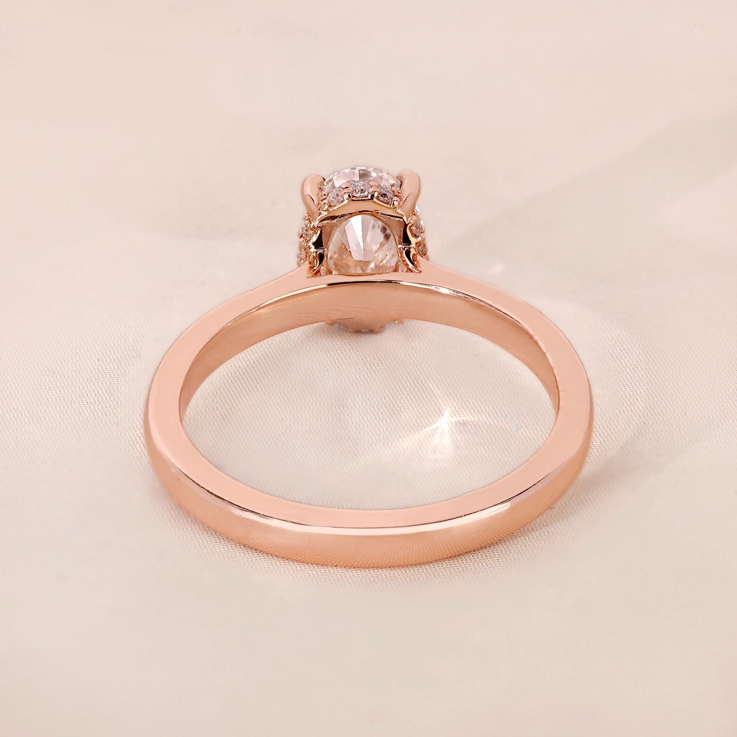 18k Gold Lab Grown Diamond CVD 1.5CT Oval-Cut Hidden Halo Diamond Engagement Ring