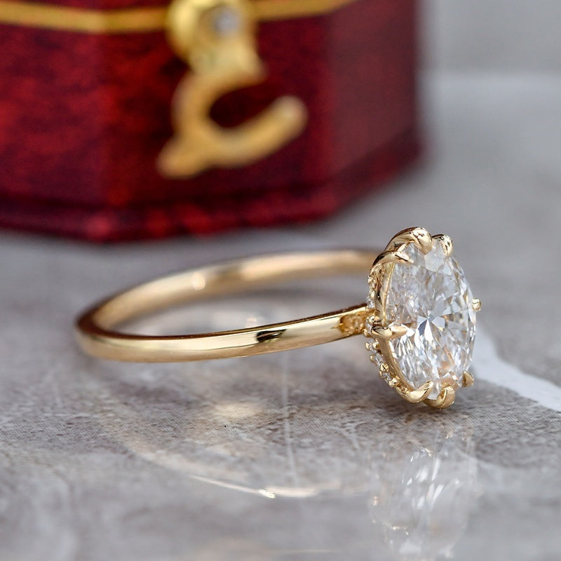 18k Gold Lab Grown Diamond CVD 1CT Oval-Cut Symmetrical 8-Claw Style Ring