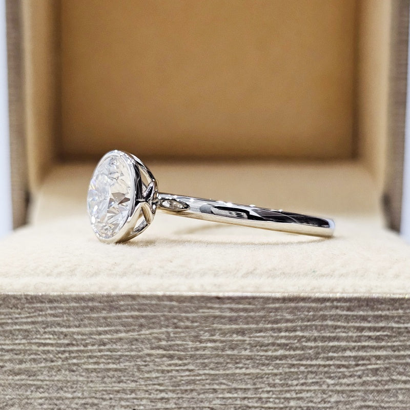 18K Gold Lab Grown Diamond CVD 2CT Round-Cut Bezel Setting Polished Band Engagement Ring