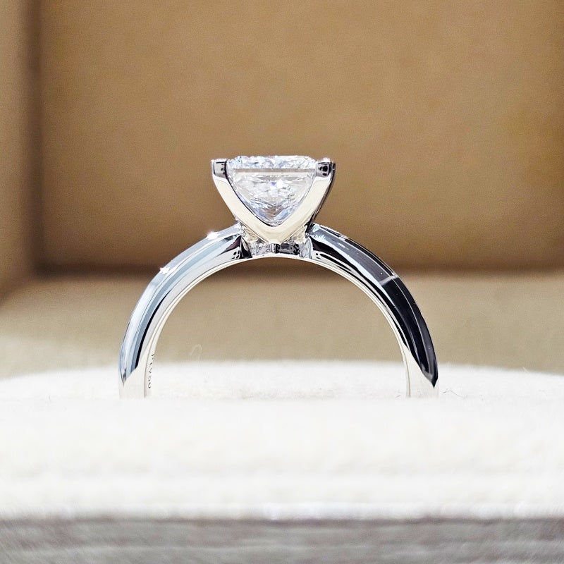 Platinum PT950 Lab Grown Diamond CVD Princess-Cut Minimalist Ring