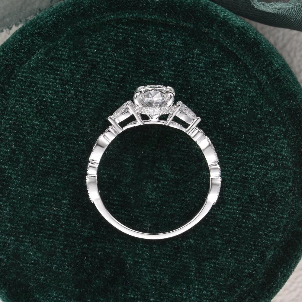 18k Gold Lab Grown Diamond CVD 2CT Oval-Cut Hidden Halo Vintage Three Stone Diamond Ring
