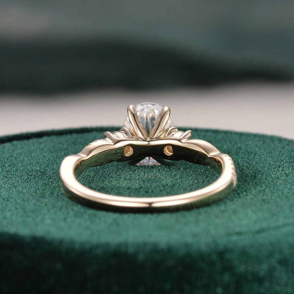 18k Gold Lab Grown Diamond CVD 2CT Oval-Cut Three Stone Diamond Twisted Band Ring