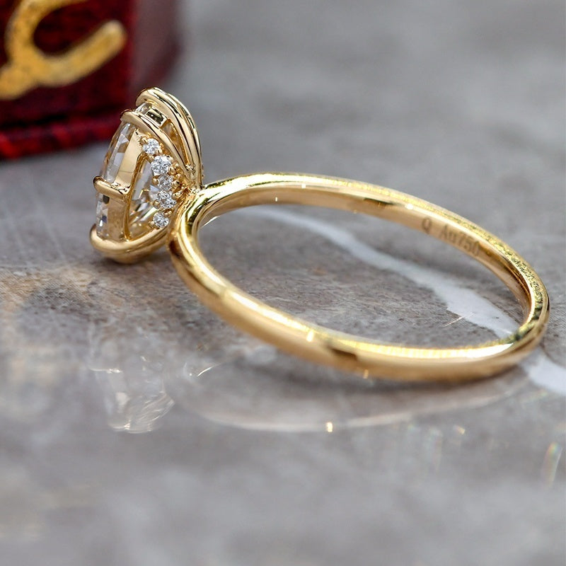 18k Gold Lab Grown Diamond CVD 1CT Oval-Cut Symmetrical 8-Claw Style Ring