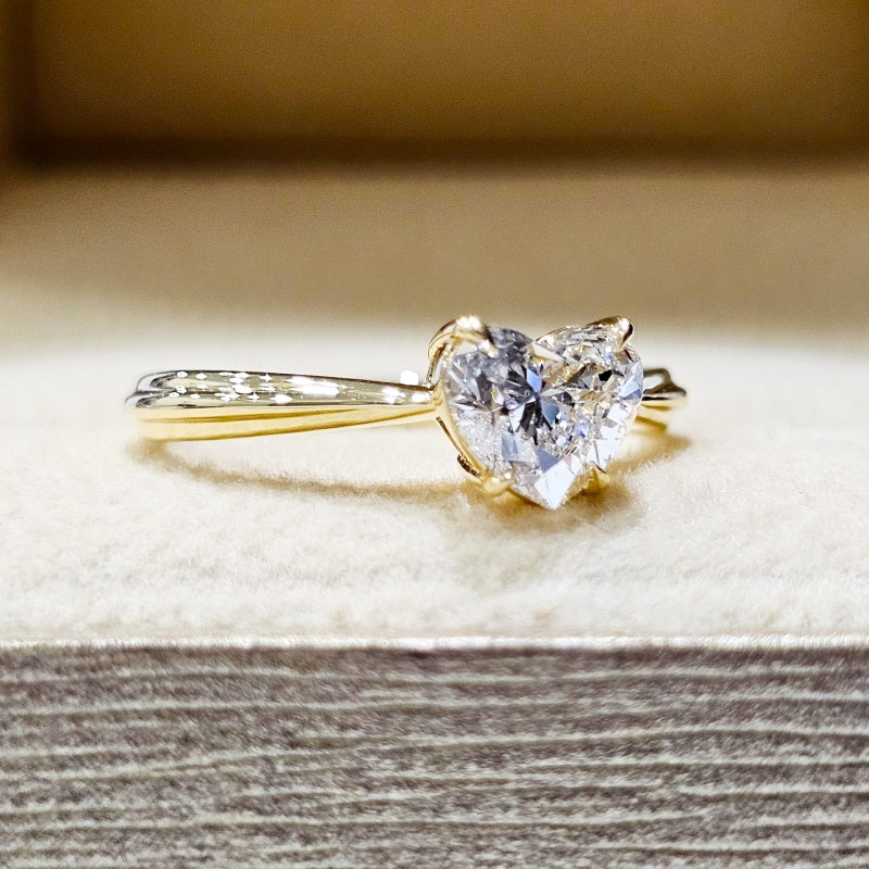 18K Gold Lab Grown Diamond CVD 1CT Heart-Shaped Minimalist Ring