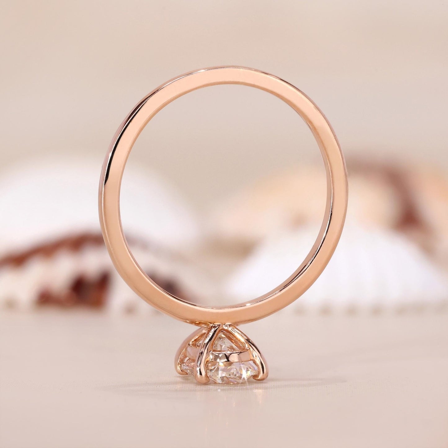 14K Gold Lab Grown Diamond CVD 2CT Oval-Cut Engagement Ring For Daily Wear