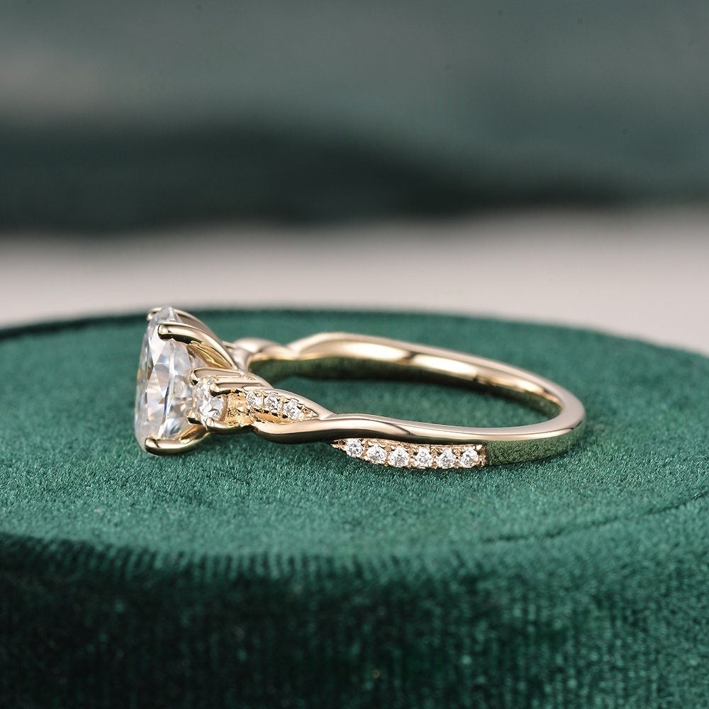 18k Gold Lab Grown Diamond CVD 2CT Oval-Cut Three Stone Diamond Twisted Band Ring