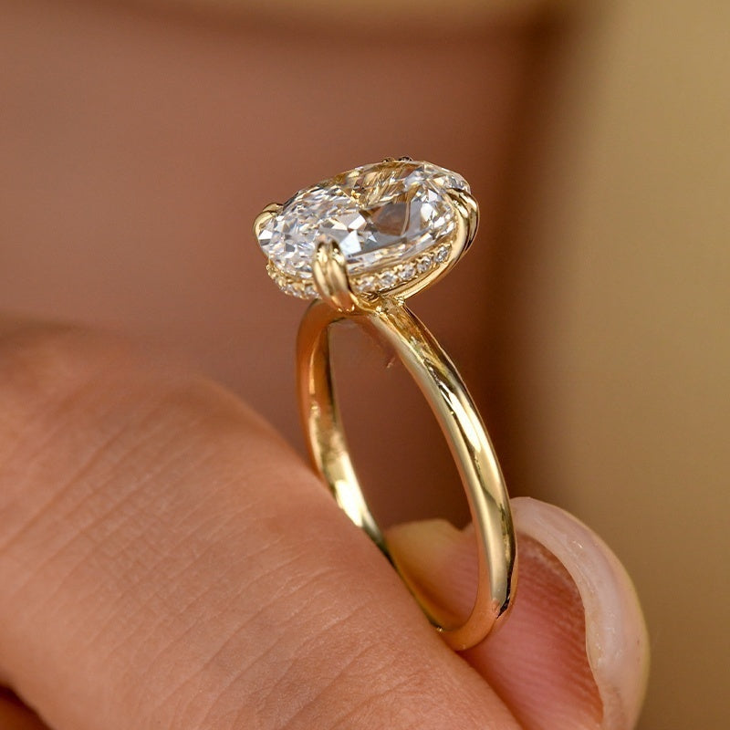 18k Gold Lab Grown Diamond CVD 2CT Oval 8 Prongs Classic Ring
