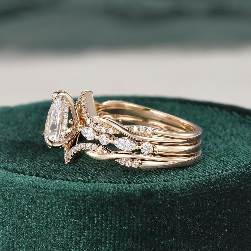 18k Gold Lab Grown Diamond CVD 2CT Pear-Cut Bridal Set Stacking Twisted Band Wedding Ring set