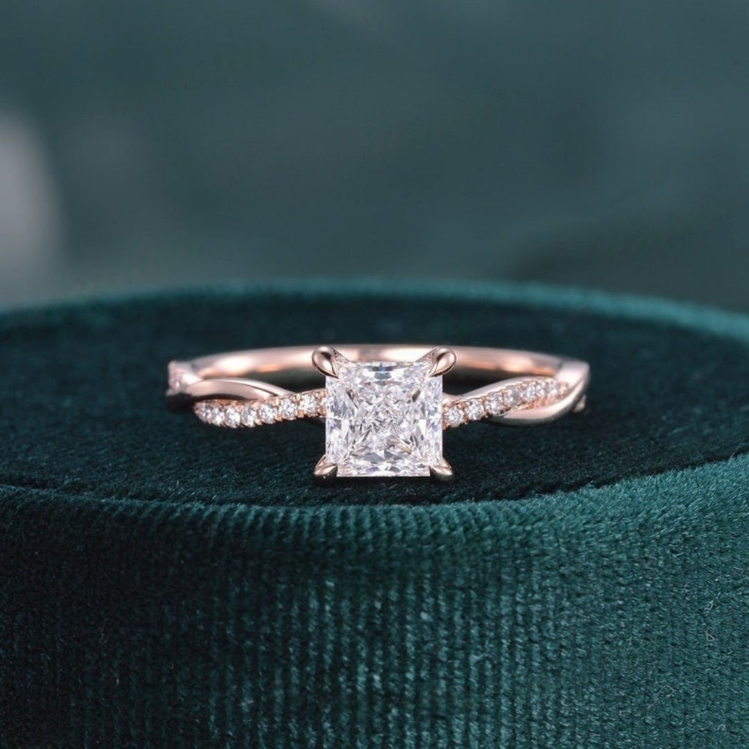18k Gold Lab Grown Diamond CVD 2CT Princess-Cut Vintage Rose Gold Twist Unique Promise Ring