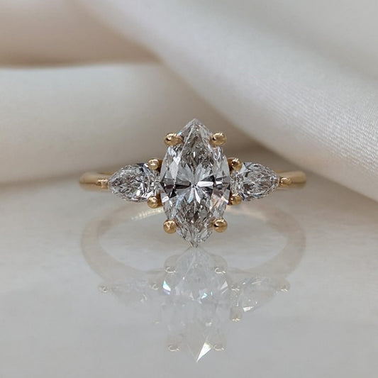 18k Gold Lab Grown Diamond CVD 1.5CT Marquise-Cut With Two Pear Stones Engagement Ring