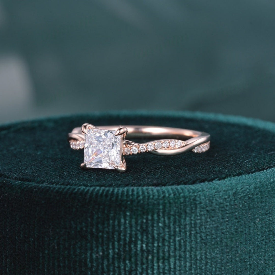 18k Gold Lab Grown Diamond CVD 2CT Princess-Cut Vintage Rose Gold Twist Unique Promise Ring