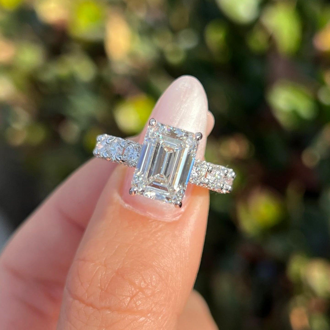 14K Gold Lab Grown Diamond CVD 3CT Emerald Simple and Stylish Ring For Daily Wear