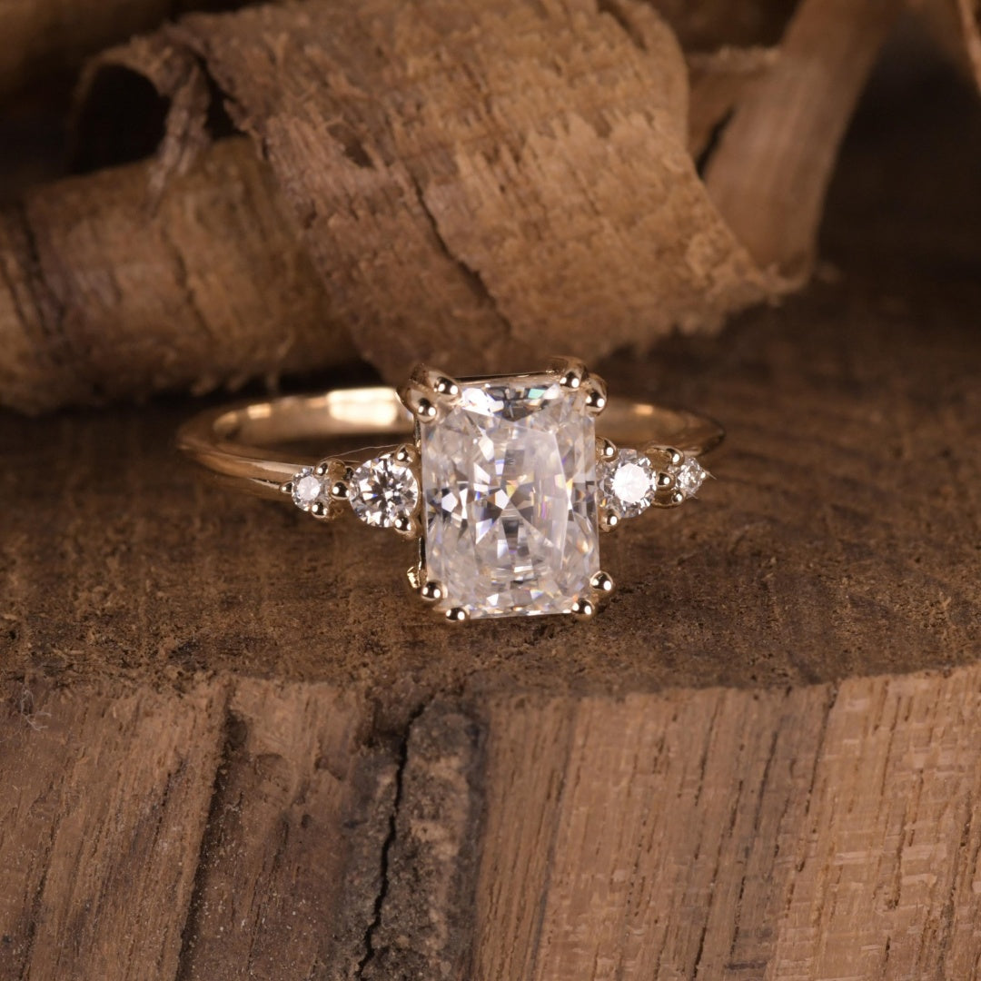 18K Gold Lab Grown Diamond CVD 2CT Radiant-Cut Valentine’s Day Gift