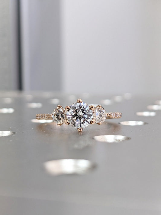 18K Gold Lab Grown Diamond CVD  2CT Round-Cut 3 Stone Promise Ring