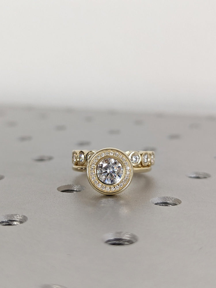 18K Gold Lab Grown Diamond CVD 1.5CT Round-Cut Bezel Setting Halo Dainty Promise Ring