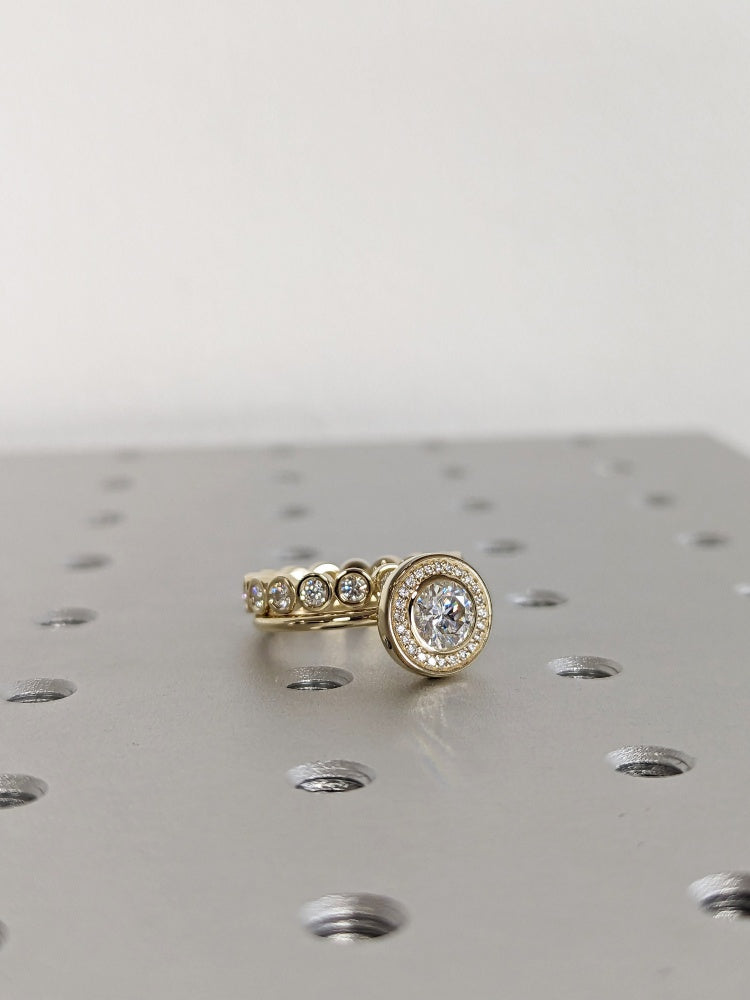 18K Gold Lab Grown Diamond CVD 1.5CT Round-Cut Bezel Setting Halo Dainty Promise Ring