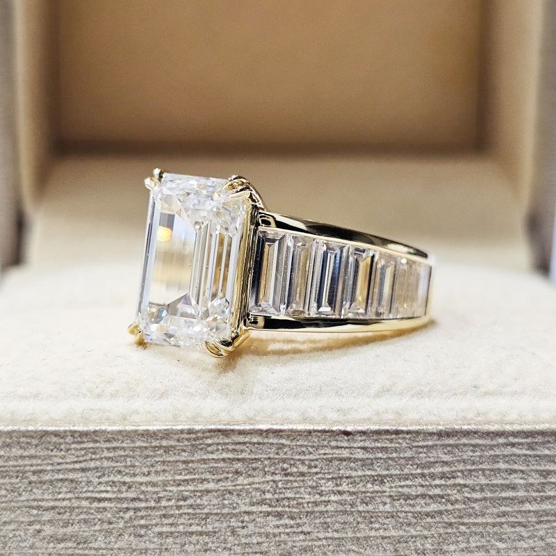 18K Gold Lab Grown Diamond CVD 5CT Emerald-Cut Luxury Rings For Banquets And Weddings