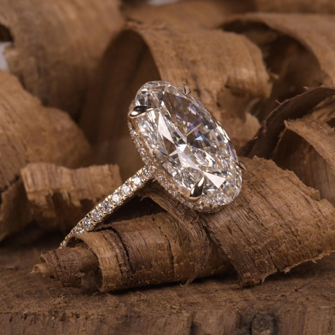 18K Gold Lab Grown Diamond CVD 8CT Oval-Cut Luxury Engagement Ring