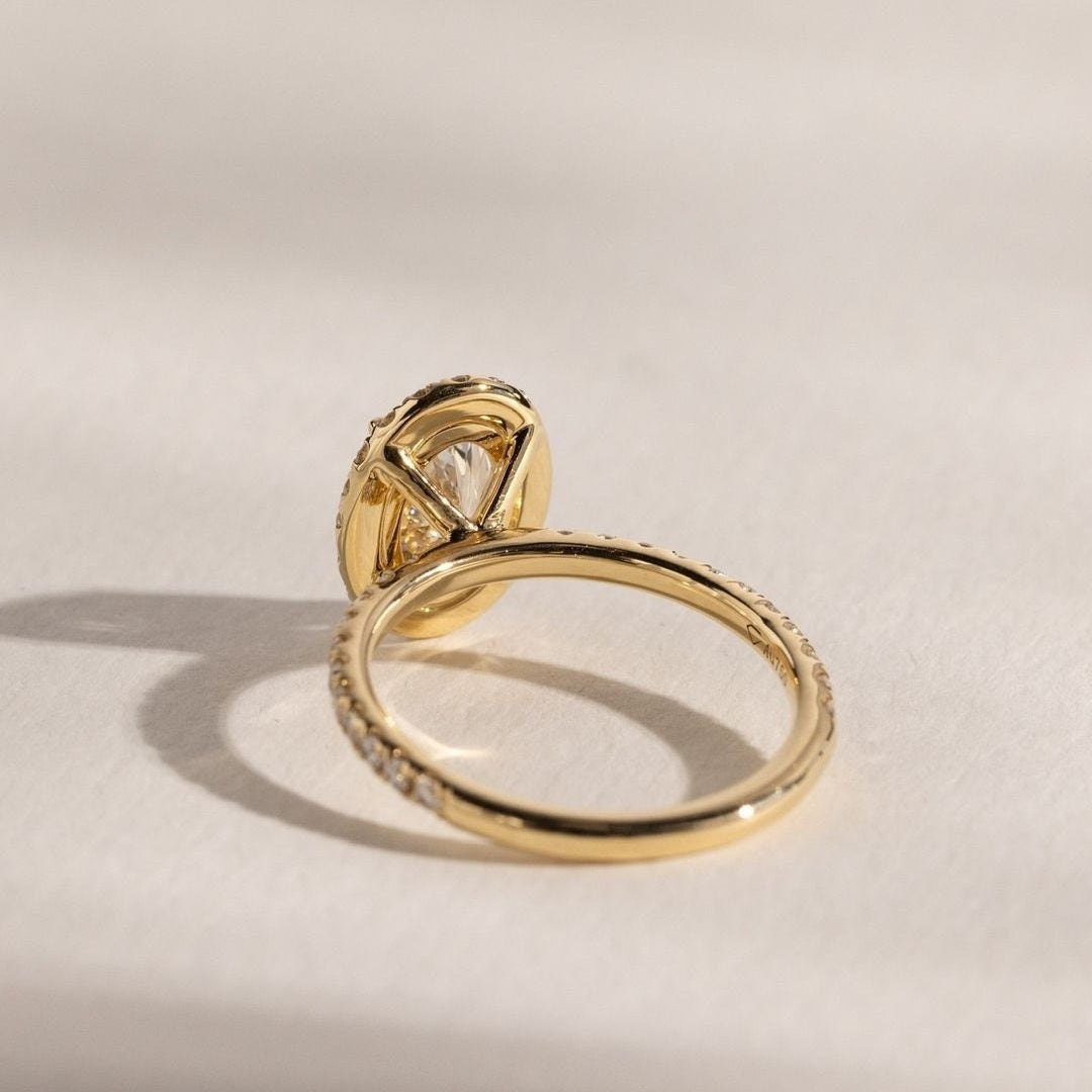 18k Gold Lab Grown Diamond CVD 1.5CT Oval-Cut Halo Engagement Ring