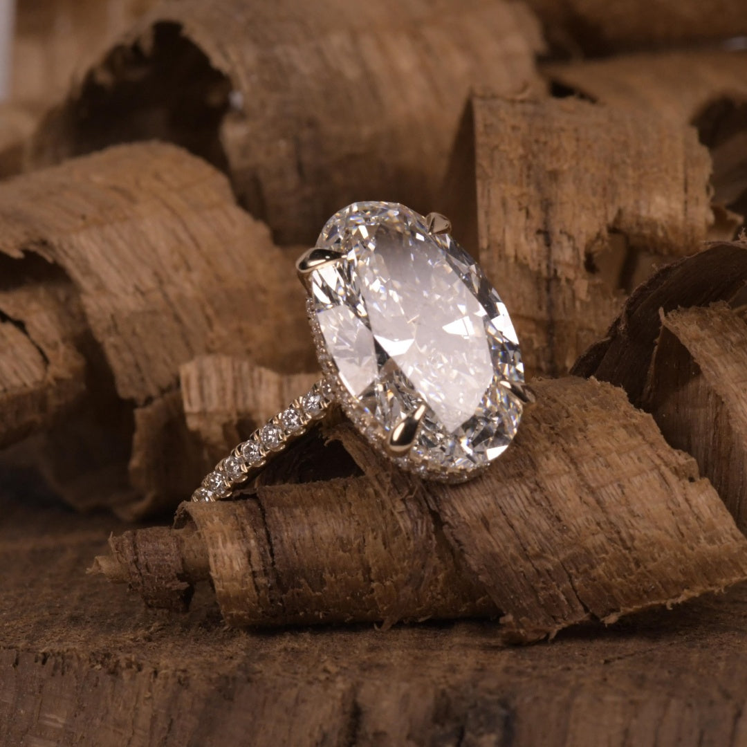 18K Gold Lab Grown Diamond CVD 8CT Oval-Cut Luxury Engagement Ring