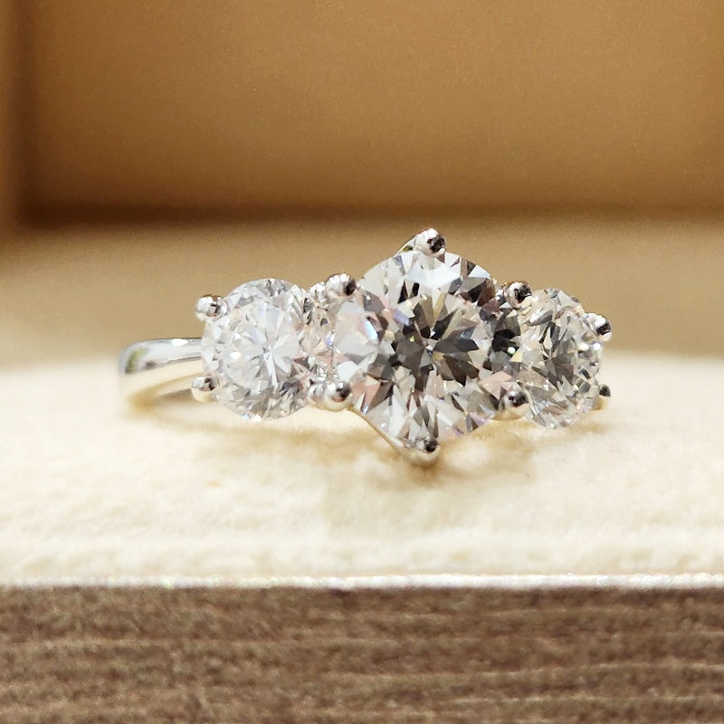 10K Gold Lab Grown Diamond CVD 2CT Round-Cut Three Stone Niche Luxury Anniversary Ring