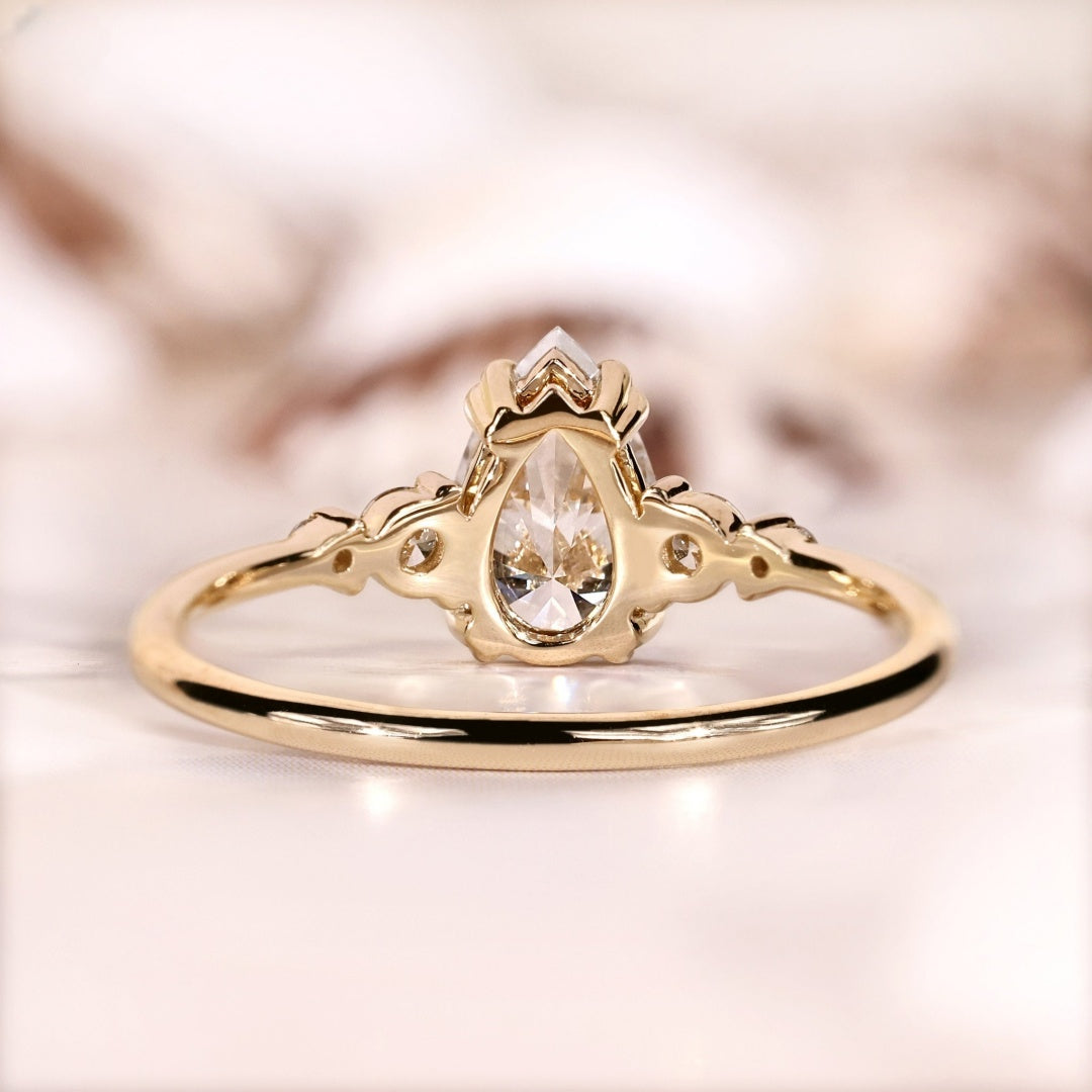 18k Gold Lab Grown Diamond CVD 2CT Pear-Cut Double Prong Classic Ring