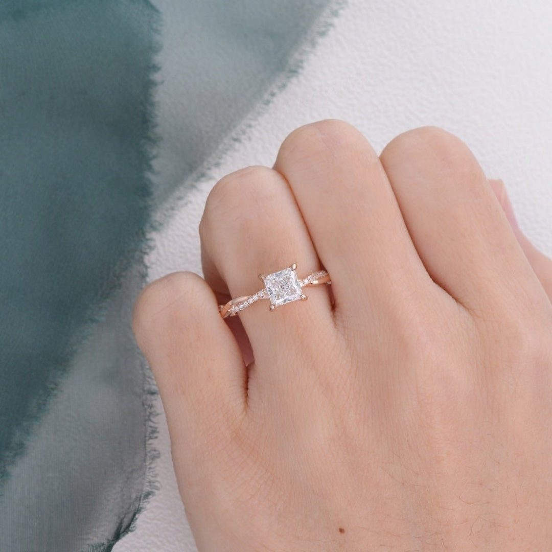 18k Gold Lab Grown Diamond CVD 2CT Princess-Cut Vintage Rose Gold Twist Unique Promise Ring