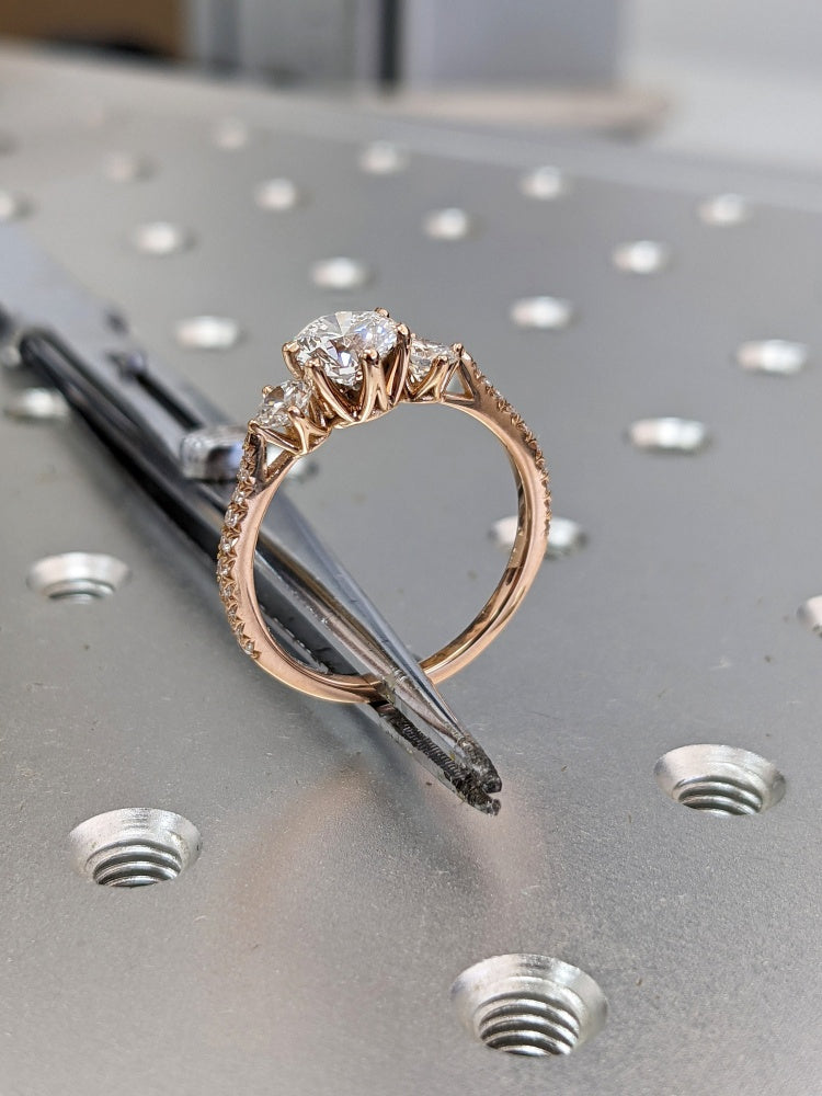 18K Gold Lab Grown Diamond CVD  2CT Round-Cut 3 Stone Promise Ring