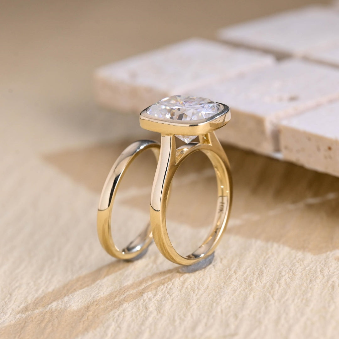 18K Gold Lab Grown Diamond CVD 2CT Elongated Cushion-Cut Bezel Setting Engagement Ring Set