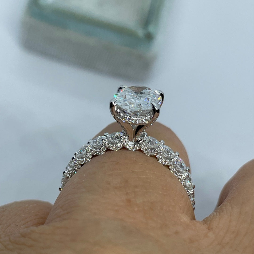 10K Gold Lab Grown Diamond CVD 2.5CT Oval-Cut Engagement Ring For Wedding