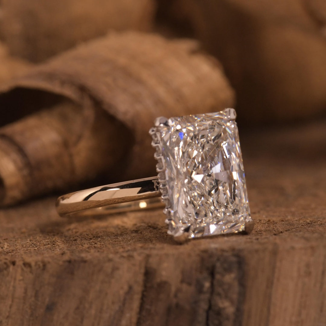 18K Gold Lab Grown Diamond CVD 4.5CT Radiant-Cut Halo Anniversary Ring