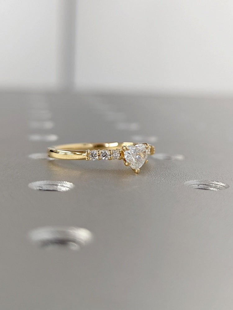 18K Gold Lab Grown Diamond CVD 1CT Heart-Cut Wedding Ring