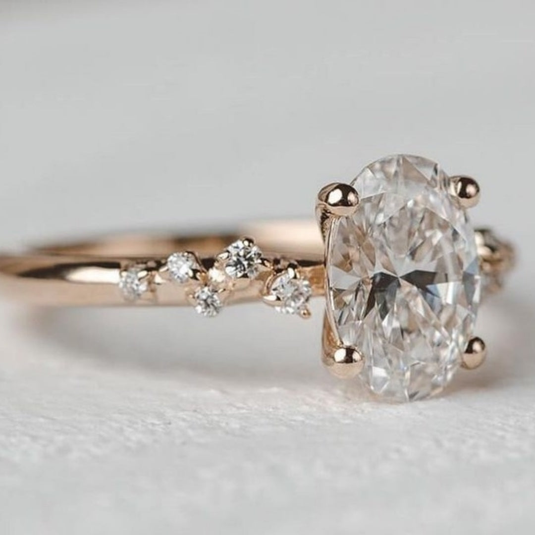 18K Gold Lab Grown Diamond CVD 1.5CT Oval-Cut Promise Ring For Her