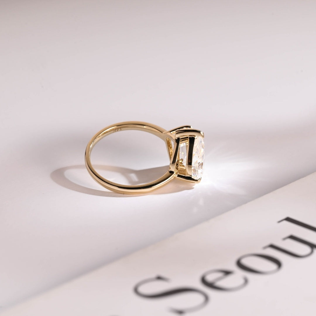 18K Gold Lab Grown Diamond CVD Toi et Moi Emerald & Pear Cut Anniversary Ring