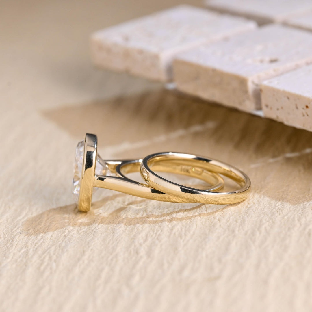 18K Gold Lab Grown Diamond CVD 2CT Elongated Cushion-Cut Bezel Setting Engagement Ring Set