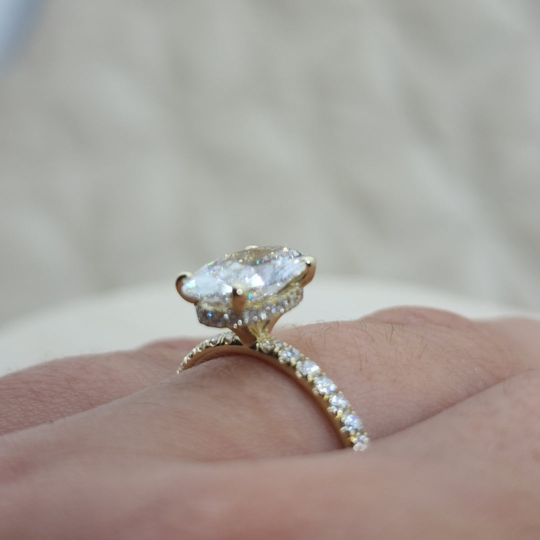 18K Gold Lab Grown Diamond CVD 2CT Oval-Cut Hidden Halo Engagement Ring