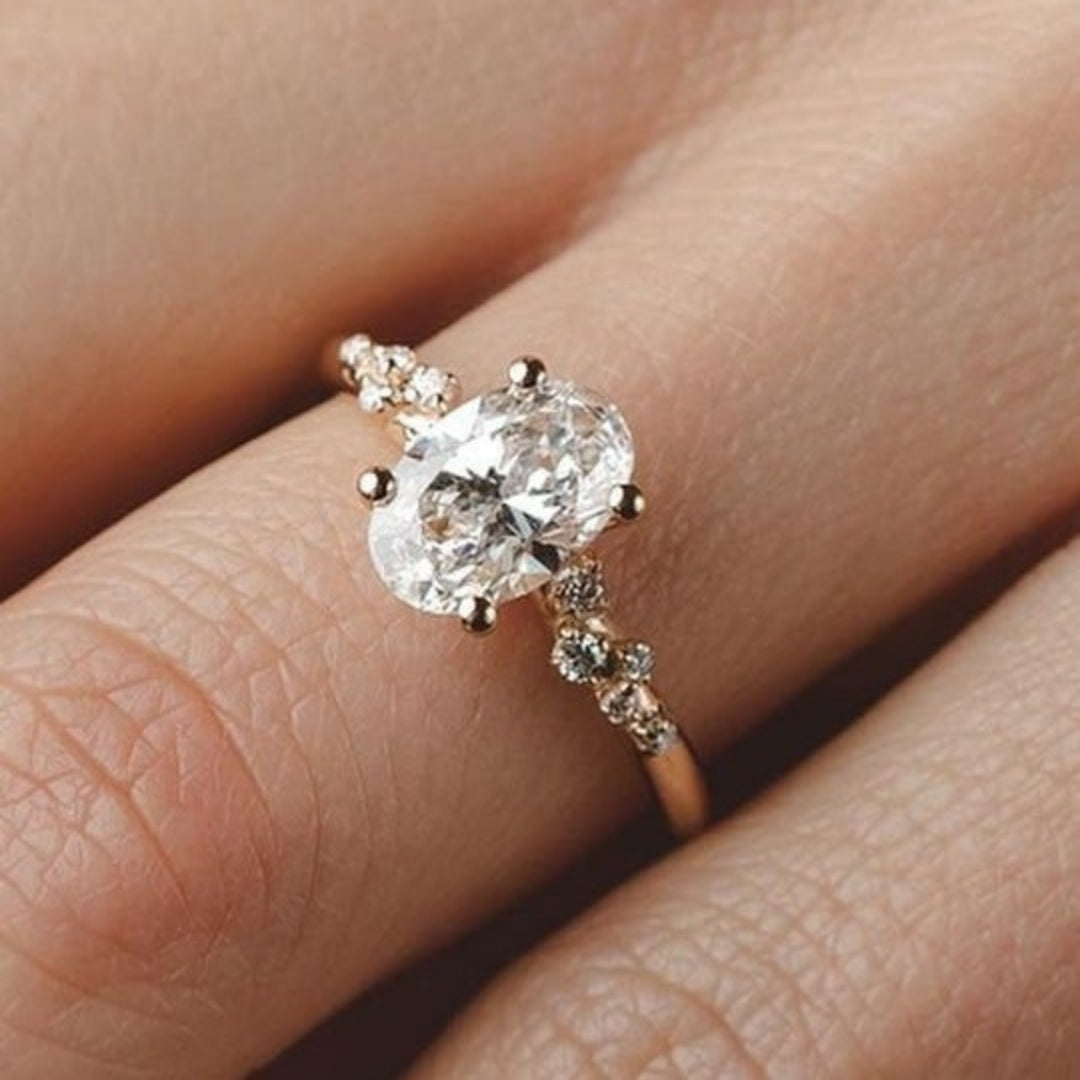 18K Gold Lab Grown Diamond CVD 1.5CT Oval-Cut Promise Ring For Her
