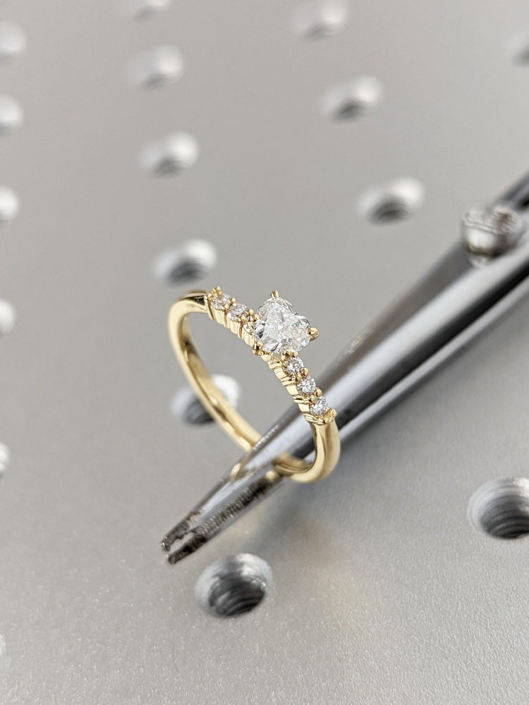 18K Gold Lab Grown Diamond CVD 1CT Heart-Cut Wedding Ring