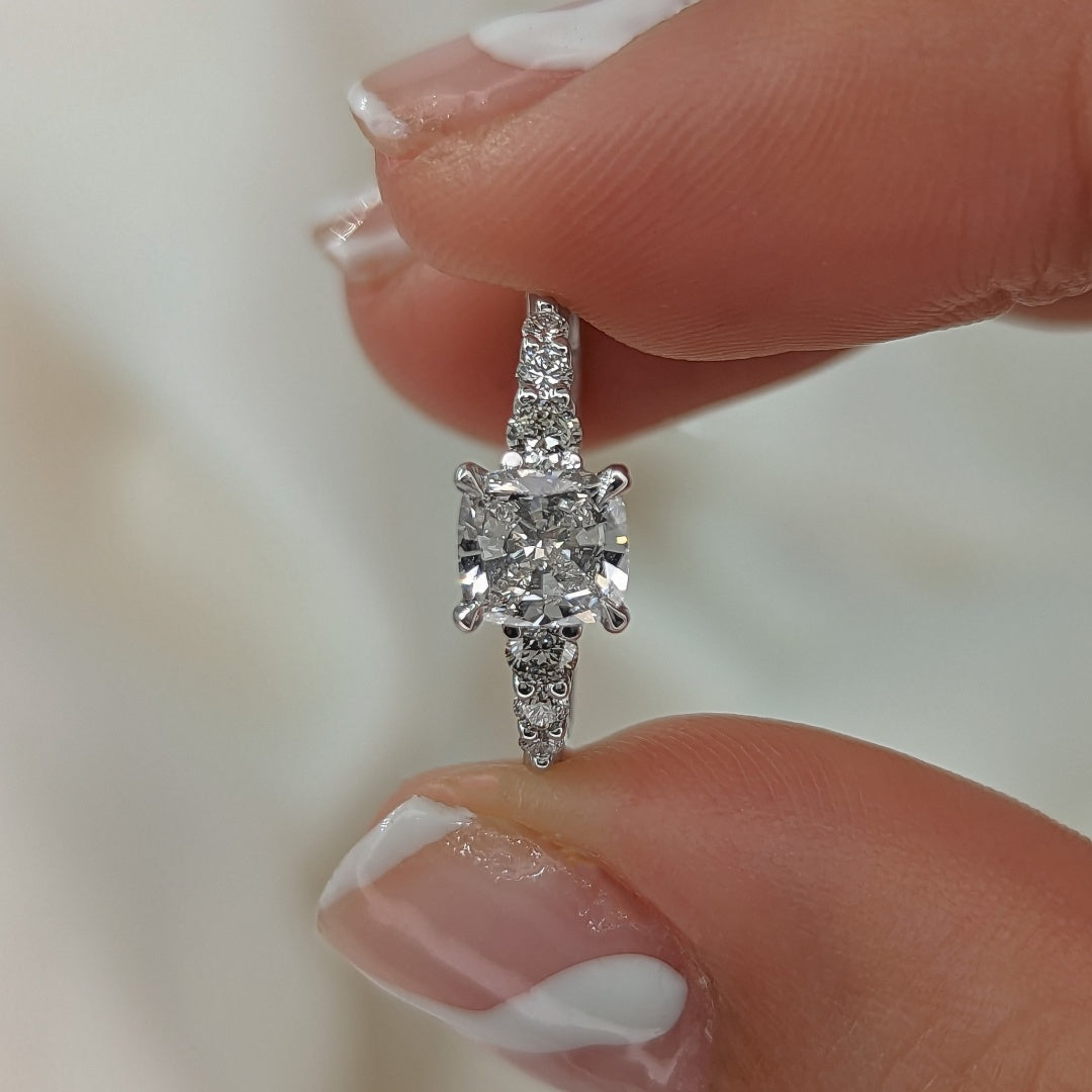 14K Gold Lab Grown Diamond CVD 1CT Cushion-Cut Anniversary Ring For Holiday Gift