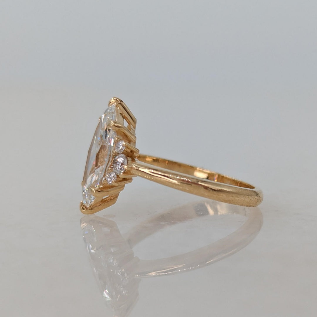 18K Gold Lab Grown Diamond CVD 1.7CT Marquise-Cut Six Prong Simple and Stylish Ring For Daily Wear