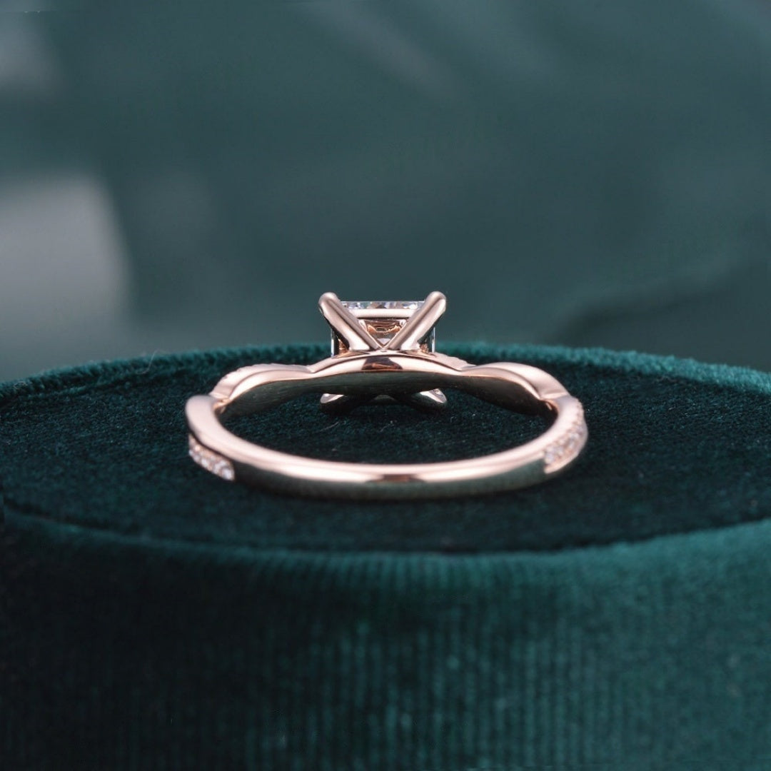 18k Gold Lab Grown Diamond CVD 2CT Princess-Cut Vintage Rose Gold Twist Unique Promise Ring