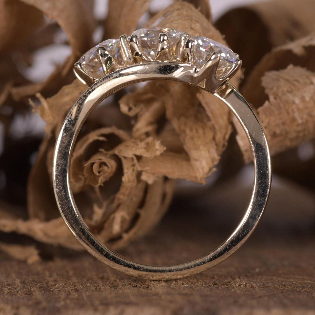 18K Gold Lab Grown Diamond CVD Three Round-Cut Stone Unique Design Niche Luxury Ring