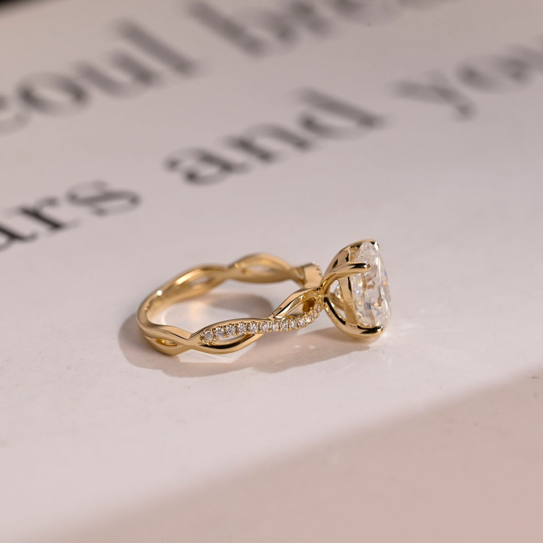 18k Gold Lab Grown Diamond CVD 2CT Oval-Cut Twisted Band Half Eternity Bridal Ring