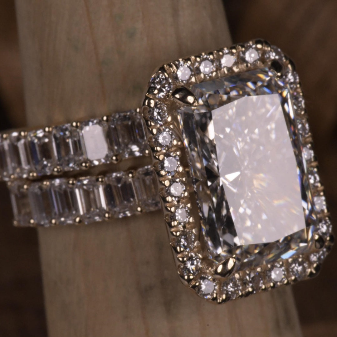 14K Gold Lab Grown Diamond CVD  4CT Radiant-Cut Emerald Halo Bridal Ring Set