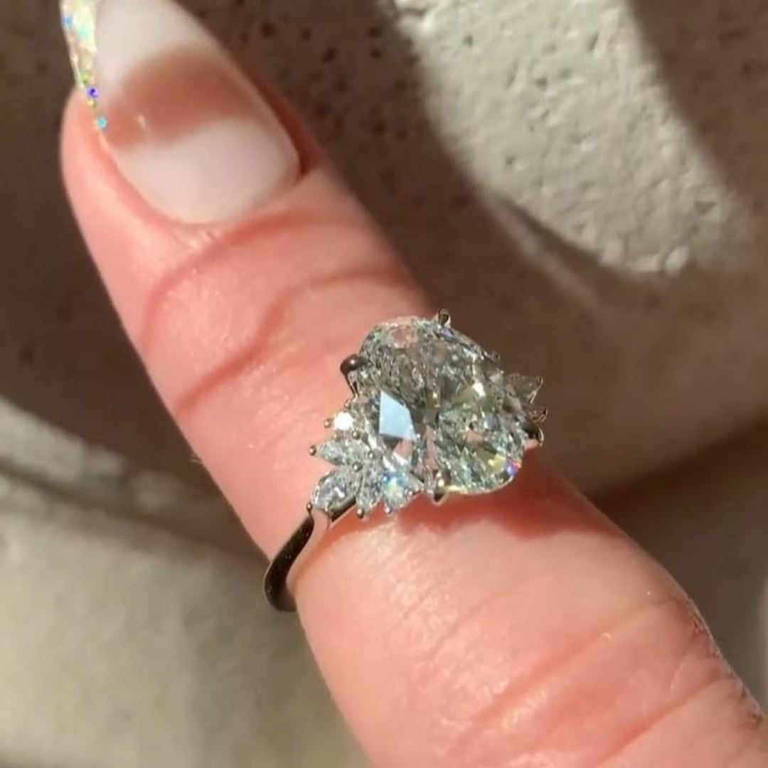 14K Gold Lab Grown Diamond CVD 3CT Oval-Cut Sunflower Design Niche and Unique Ring