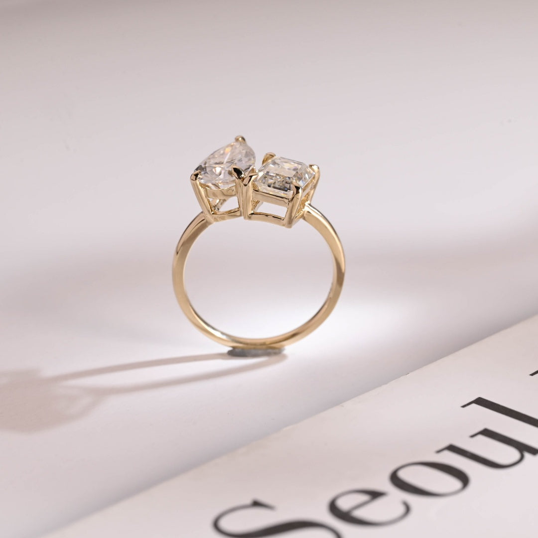 18K Gold Lab Grown Diamond CVD Toi et Moi Emerald & Pear Cut Anniversary Ring