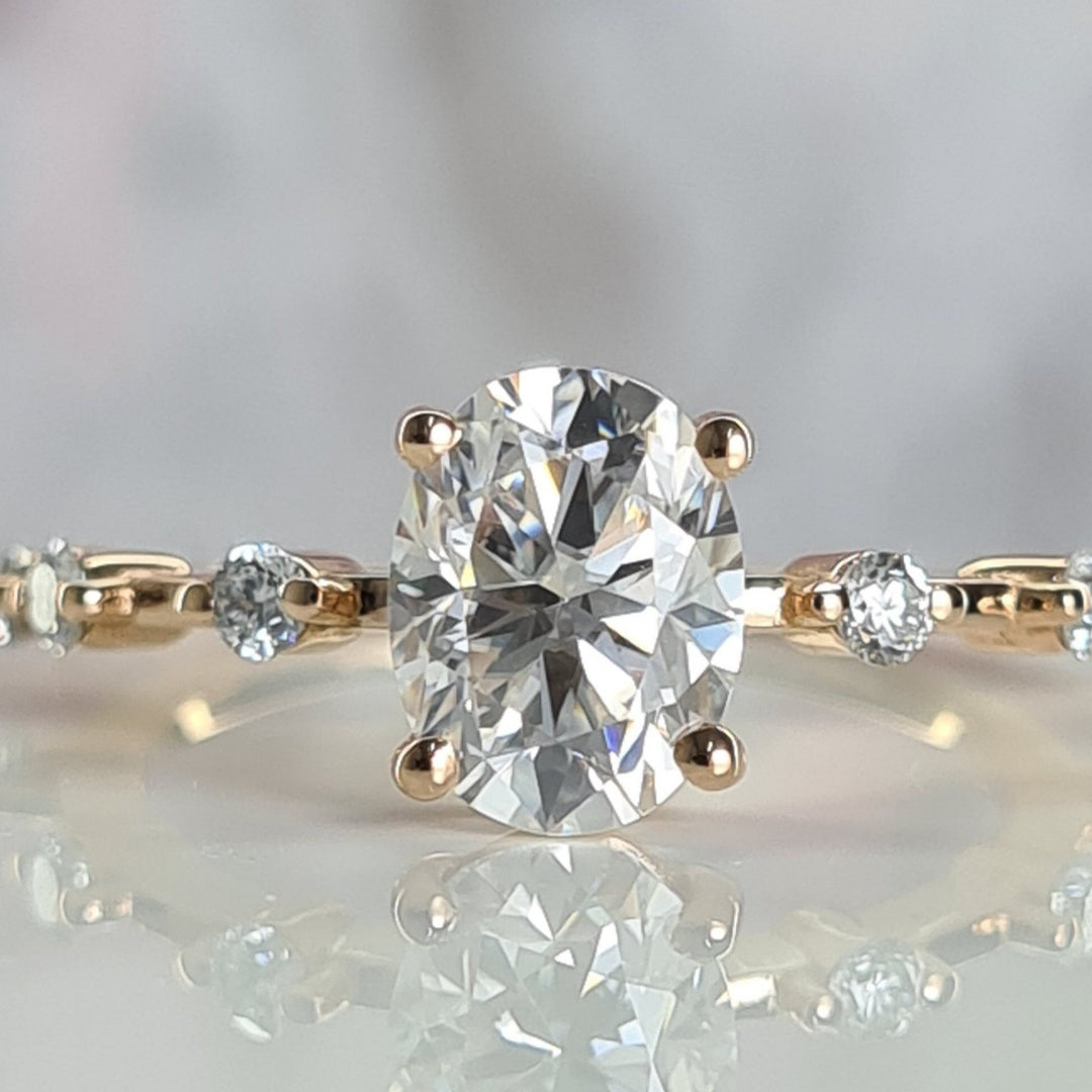 18K Gold Lab Grown Diamond CVD 1.5 CT Oval-Cut Simple and Stylish Classic Ring For Anniversary