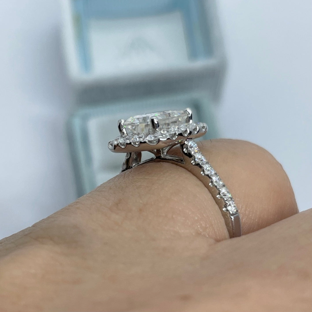 10K Gold Lab Grown Diamond CVD 1.5CT Radiant-Cut Halo Engagement Simple and StylishRing